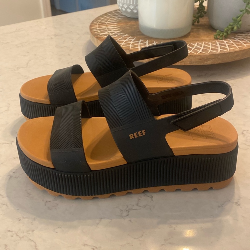 Reef Water Vista Higher Sandals, Size 7